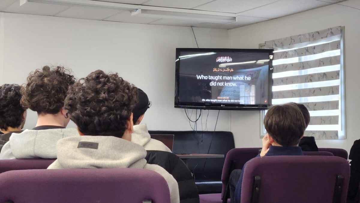 4WhatsApp Image 2026-04-20 at 11.26.16